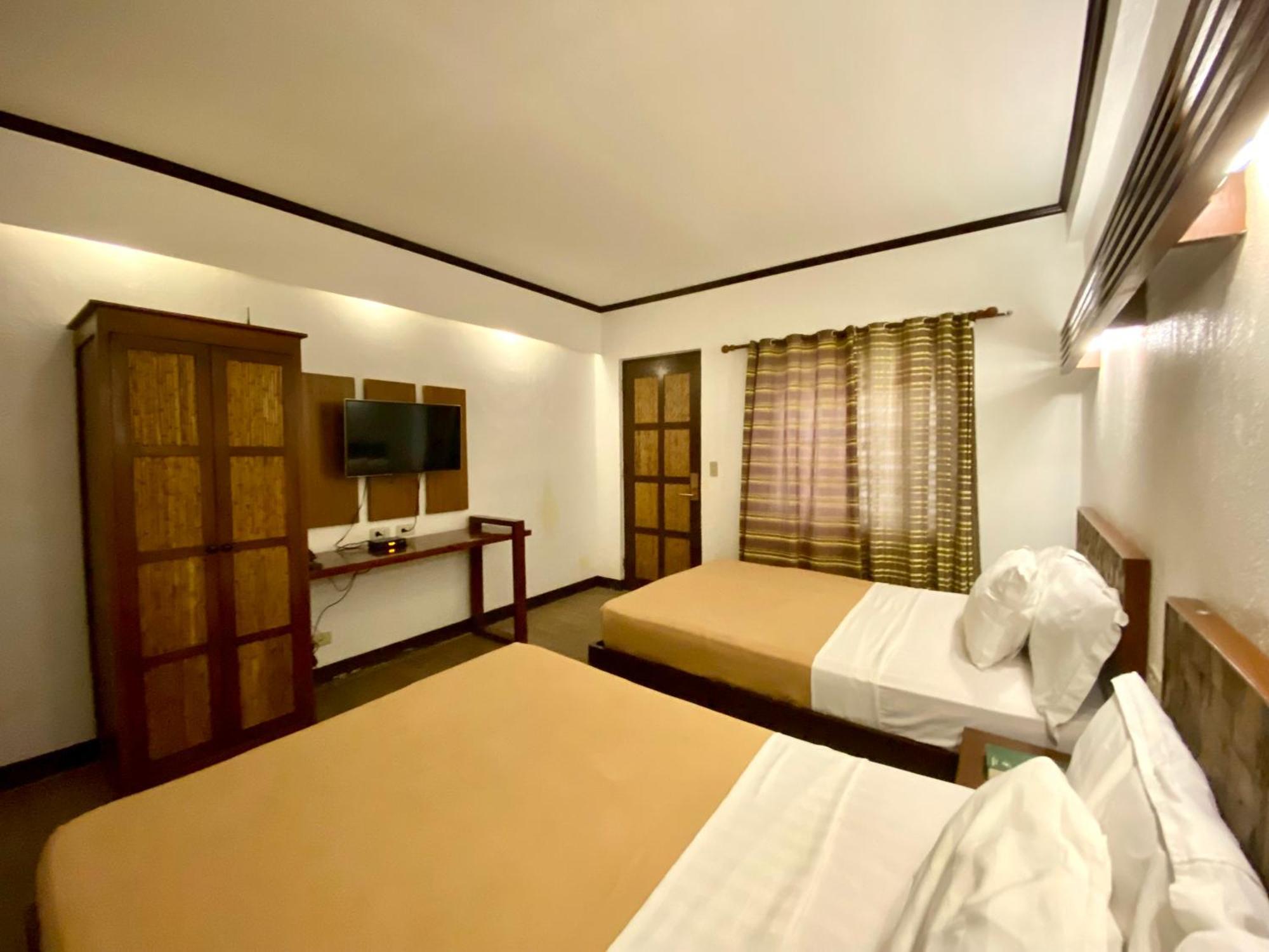 El Puerto Marina Beach Resort & Vacation Club Lingayen Exterior photo